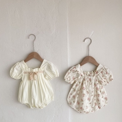 Baby Girl Square Collar Short-sleeved Bow-tie Pattern Onesies Wholesale