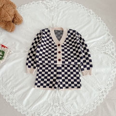 Infant Baby Unisex Black And White Plaid Long-sleeved Top Combo Short Pants In Sets Wholesale