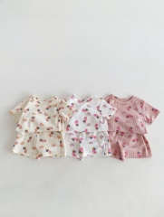 Ins Infant Baby Girls Cartoons Around Tops With Shorts Sets Wholesale