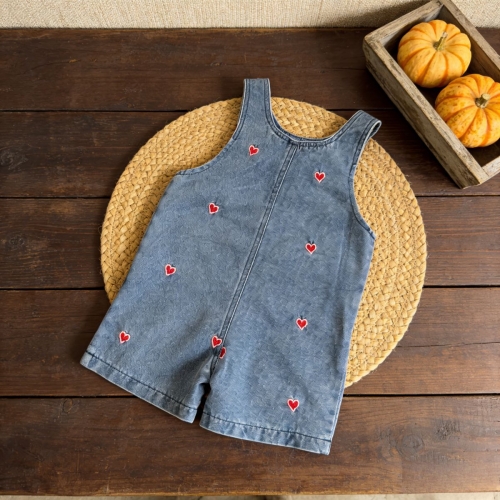 2026 Summer Infant Baby Girls Hearts Pattern Sleeveless Denim Strap Overalls Wholesale