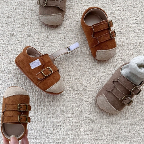 2026 Unisex Baby Soft Sole Learning Shoes for Spring and Autumn Faux Suede Velcro Strap Non Slip Loafers Rounded Toe Baby Walking Shoes Wholesale
