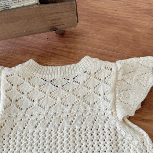 New Arrival Winter and Autumn Infant Baby Kids Girls Hollow-out Fly Sleeves Knitted Vest Wholesale